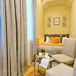 Centrally Located Two Bedroom Apartment, Five Min Walk To Old Town, Train & Bus Stations Apartament