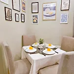 Centrally Located Two Bedroom Apartment, Five Min Walk To Old Town, Train & Bus Stations