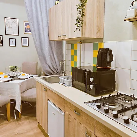 Apartamento Centrally Located Two Bedroom Apartment, Five Min Walk To Old Town, Train & Bus Stations