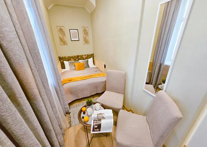 Centrally Located 2 Bedroom Apartment, 5 Min Walk To Old Town, Train & Bus Stations Riga