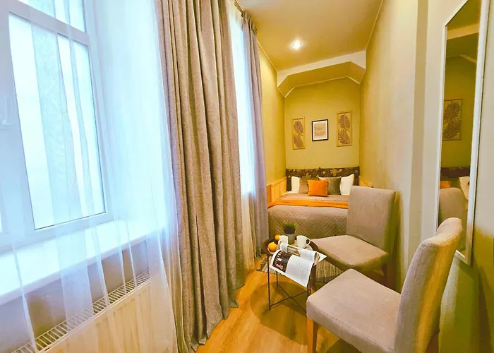 Centrally Located Two Bedroom Apartment, Five Min Walk To Old Town, Train & Bus Stations