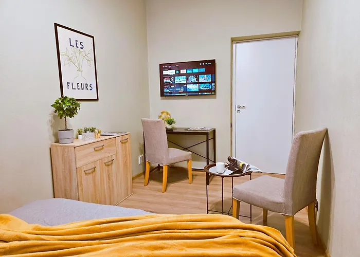 Dzīvoklis Centrally Located 2 Bedroom Apartment, 5 Min Walk To Old Town, Train & Bus Stations