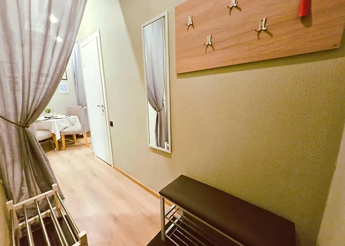 Apartment Centrally Located 2 Bedroom Apartment, 5 Min Walk To Old Town, Train & Bus Stations