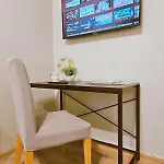 Centrally Located Two Bedroom Apartment, Five Min Walk To Old Town, Train & Bus Stations *