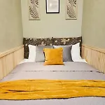 Centrally Located Two Bedroom Apartment, Five Min Walk To Old Town, Train & Bus Stations