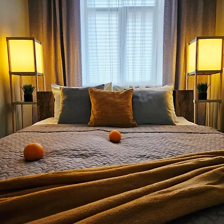 Centrally Located 2 Bedroom Apartment, 5 Min Walk To Old Town, Train & Bus Stations * Riga